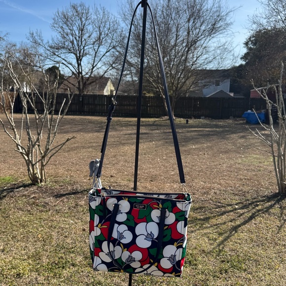 kate spade Handbags - Kate Spade Dawn Breezy Satchel With Adjustable, Removable Crossbody Strap